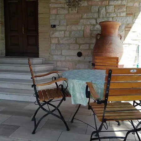 Family In Cagli With Pool *