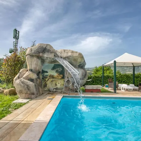 Feriehus Family In Cagli With Pool *